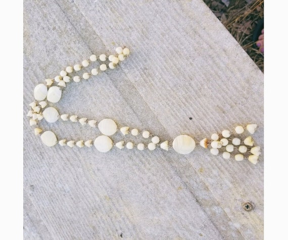 Vintage Cream Agate Tassle Beaded Necklace - image 1