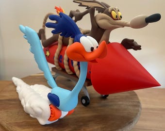 Wile Coyote and Road Runner Figure Set – Coyote & Road Bird Inspired 3D Printed Collectible Decor Fan Art