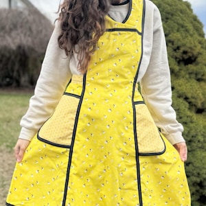 Handmade Bee Print &quot;Sweeter Than Honey&quot; Apron – Cute Kitchen Apron with Bees | Garden Apron Gift | Bee Lover Gift | Cottagecore Baking Apron