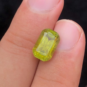 4.90カート美しい黄色のトルマリンピースのサイズは11x7x6mmです