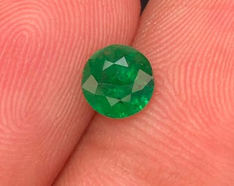 Round Cut Emerald from Swat Mine Pakistan (6x6x3mm)