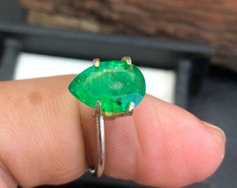 1.85 Carat Vivid Green Emerald: Swat Mine, Pakistan (11x7x4mm)