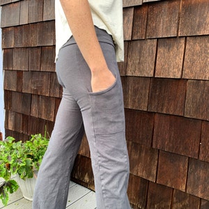 Yoga Pants with Side Pockets image 3