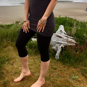 Women&#39;s Capri Leggings/ Stretchy Hemp and Organic Cotton