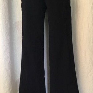 Yoga Pants with Side Pockets image 4