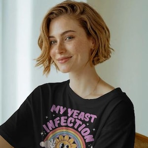 Camiseta con picazón por la infección por hongos, meme para adultos, gráfico vintage, lindo diseño de flores kawaii, camiseta retro con humor de arcoíris, camiseta atrevida y moderna