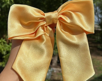 Gelbe Schleife im Haar, Satinschleife im Haar, Schleife im Haar, Schleife im Haar für Frauen, Haarschleife für Mädchen, Haarspange, Haarschmuck, Geschenke, Hochzeit.