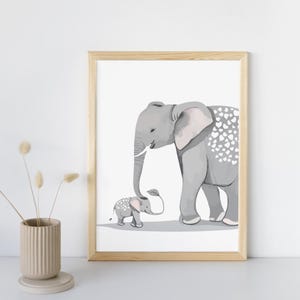 Póster infantil de familia de elefantes: ilustración delicada, decoración de habitación de bebé, regalo encantador