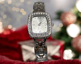 Vintage Saint Monnier Paris Women Wristwatch Silver Tone Analog Quartz Watch Vintage Saint Monnier Paris Women Wristwatch Silver Tone  main image 2