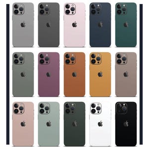 Puede incluir: Una colección de 18 fundas para iPhone en varios colores, incluyendo gris, negro, rosa, azul, verde, morado, naranja, amarillo, marrón, beige, blanco y negro. Las fundas están hechas de un material liso y texturizado y tienen una protuberancia de cámara elevada.