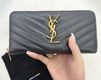 Portfel zapinany na zamek Saint Laurent Cassandre Matelassé