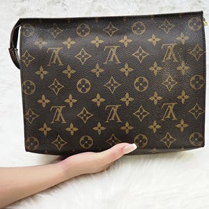 Louis Vuitton Trousse de Toilette 26 monogram