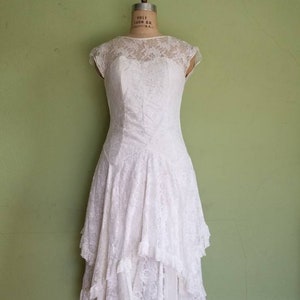 Vintage lace wedding dress size 7/8 off-white, 80s