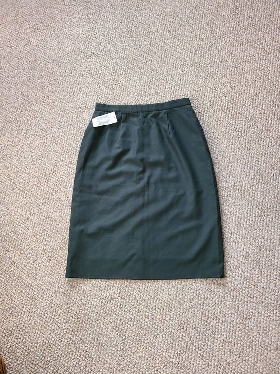 NEW 80s Army issue, ladies skirt, size 18, army gr