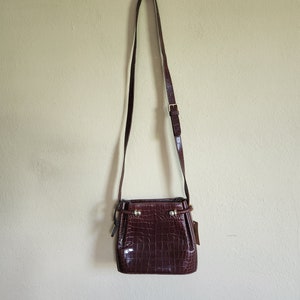 Vintage BALLY leather shoulder bag, handbag, brown faux crocodile leather footed crossbody, made in Italy, 9 x 7.5 x 4, adjustable strap