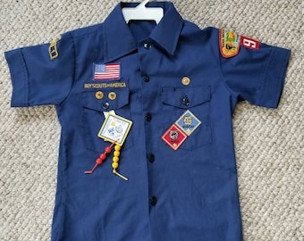 Vintage Boy Scouts of America BSA blue uniform shirt 32, Penn Mountains Council, Pennsylvania 94