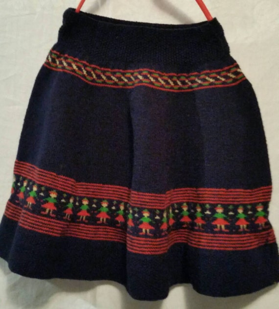 SALE! Vintage girls skirt, elf print