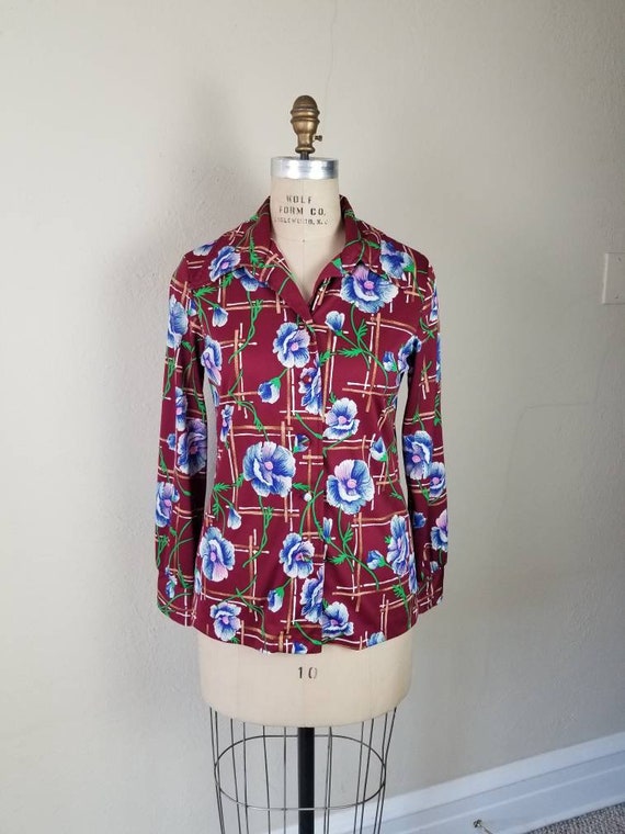 70s blouse, ladies 40 butterfly collar