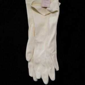 Vintage gloves buttercup yellow ladies, size 22, NOS, deadstock, new with tags
