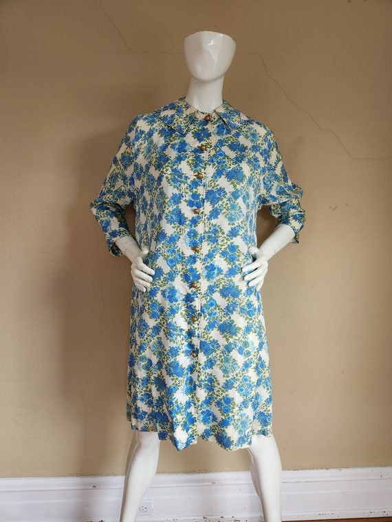 Amazing 60s coat, raincoat, blue floral, 42 chest - image 1