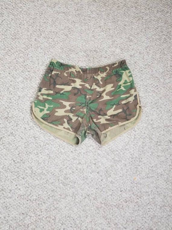 70s 80s camo shorts, camouflage shortie shorts, tr