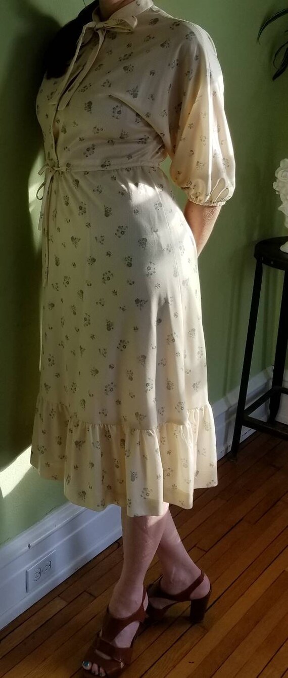 Sweetest boho 70s dress, 7, polyester, beige flor… - image 5
