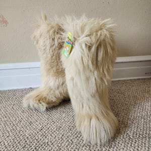 Vintage Yeti yak boots size 6 womens, long haired boots, snow bunny, hippie