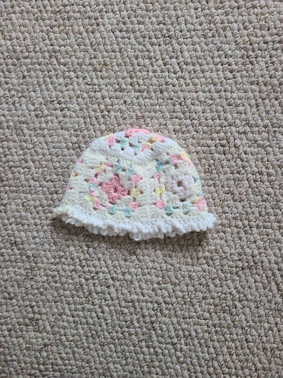 Child's 60s granny square hat, hand knit, pastel c