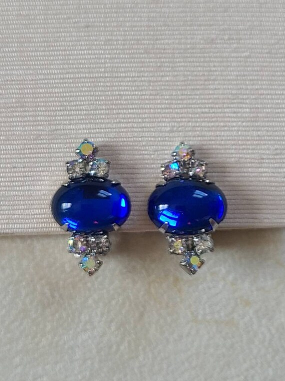 Ancien Clip Boucle D’oreille Fleur Dorée Avec Pierre Bleue ‒ Bijou Vintage Charmant