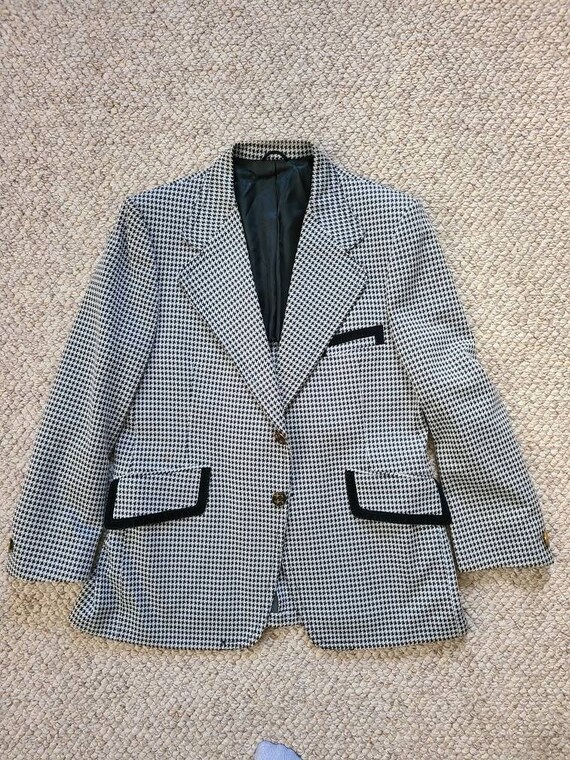 70s Blazer 40R Belted Back Velvet trimmed, B/W Ho… - image 3