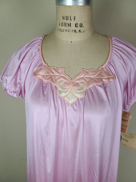 NEW Vanity Fair nightgown   vintage 80s, new with… - image 3