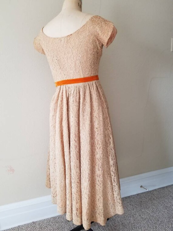 40s-50s dress,  peach, beige, tan lace, orange ve… - image 5