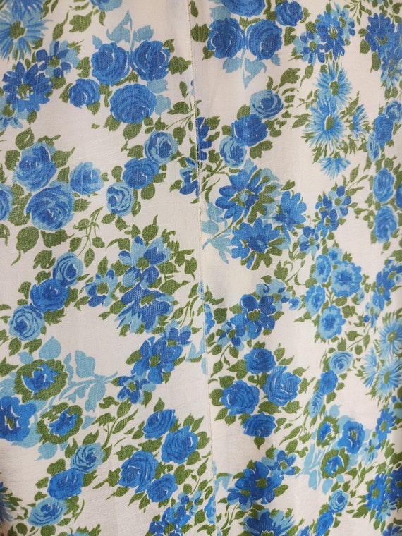 Amazing 60s coat, raincoat, blue floral, 42 chest - image 5