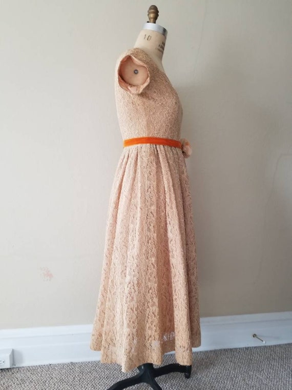 40s-50s dress,  peach, beige, tan lace, orange ve… - image 4