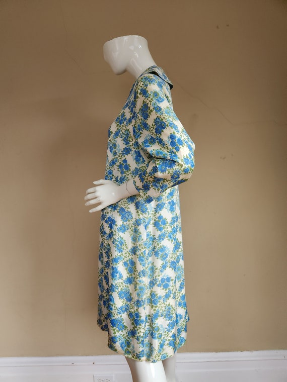 Amazing 60s coat, raincoat, blue floral, 42 chest - image 3