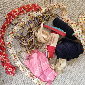 Lot of vintage trims, bindings, bias, pockets and pleated trim
