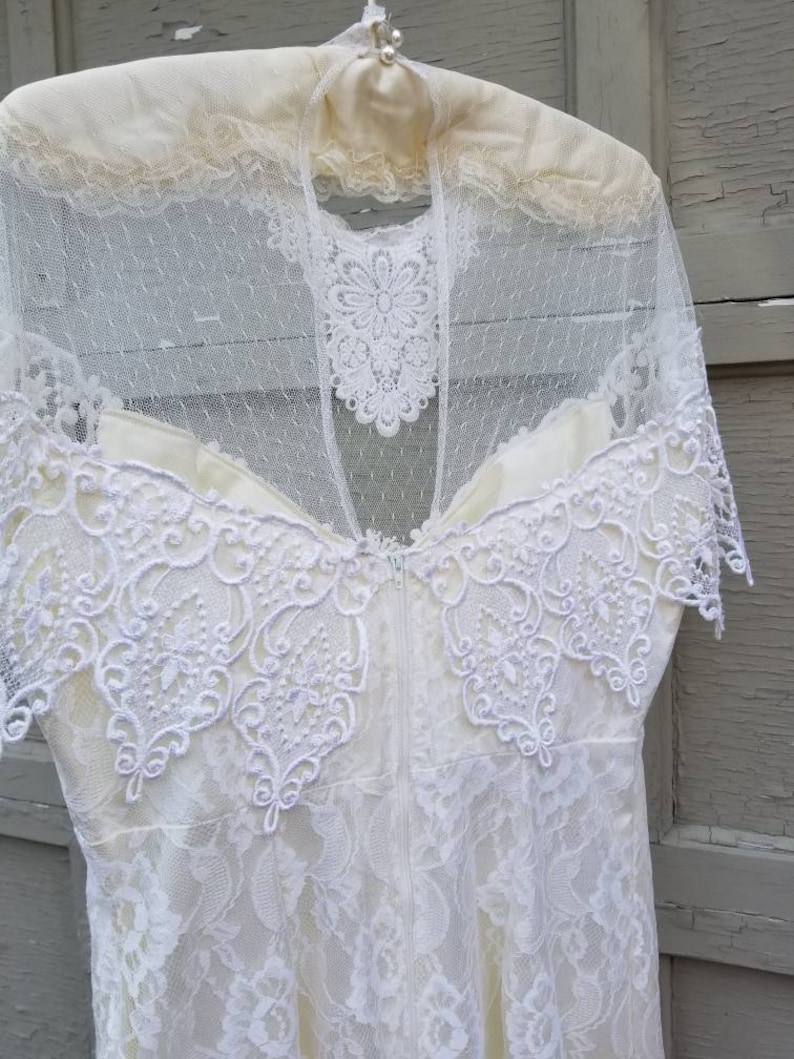 80s lace wedding gown, vintage, 40 bust, ivory, size 12, wedding dress image 5
