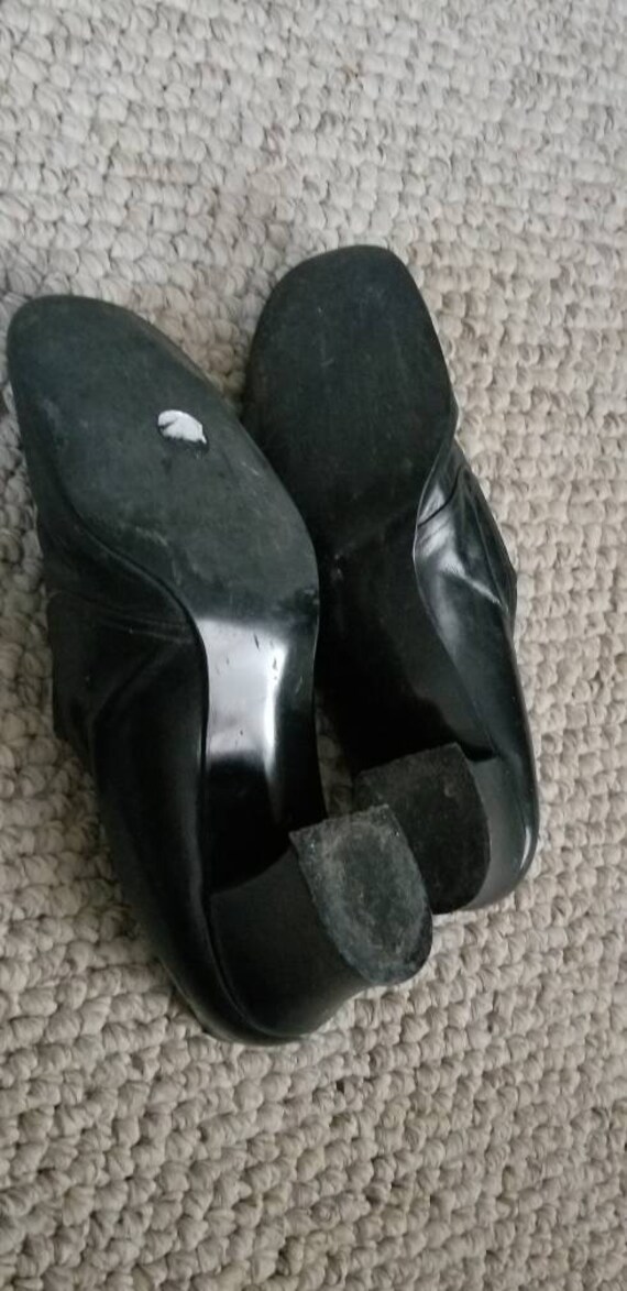 Vintage heels, early era, size 10, black leather - image 6