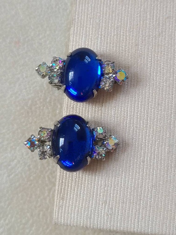 Boucles D’oreilles Clips Vintage Années 80 – Carrées Velours Noir Et Pierre Bleue