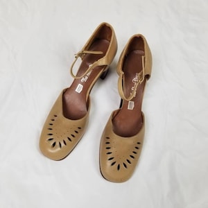 NOS NEW 70s heels,  tan strap shoes 7 1/2 leather