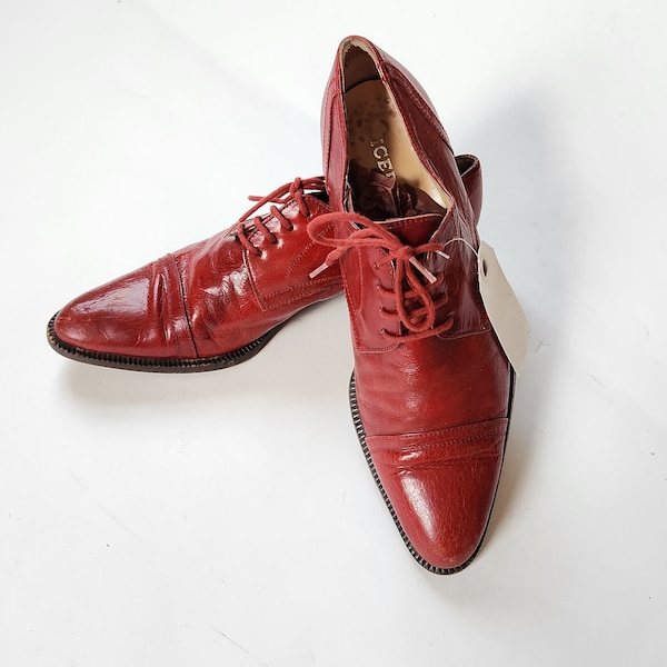 Vintage red oxfords ladies 37 1/2, 7 1/2, lace up shoes, 1" heel, Italian loafers  made in Italy