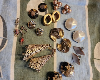 Clip on earrings lot, vintage, vintage clip ons, 10 pairs,  lot of vintage earrings