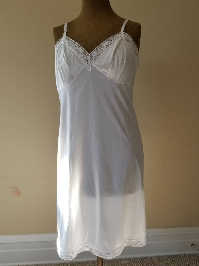 VANITY FAIR Long Slip Nightgown - Size 34 32/40 Off White/ Beige - Made  USA