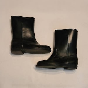 Kids 70s boots, size 1, black, rubber, vintage
