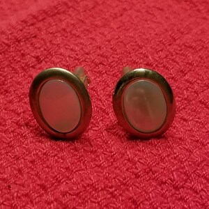 Mens vintage gold tone cufflinks, mother of pearl