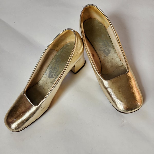 60s size 4 pumps, ladies heels, gold with square toe, Flings