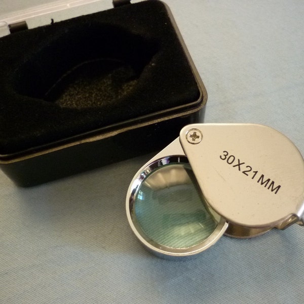 Jewelers Loupe 30x New in Case Glass inserts