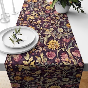 Vintage William Morris Style Floral Table Runner: Elegant Botanical Decor