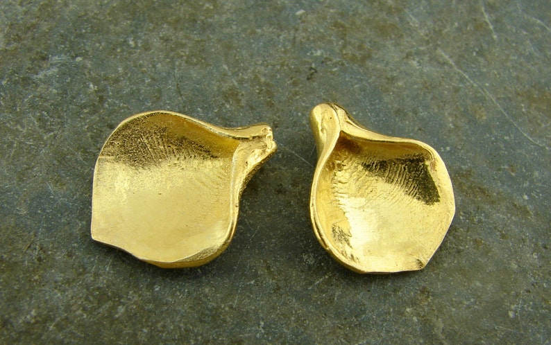 Rustic Lily Blossom BC-2V Rustic 24K Gold Vermeil Blossoms One Pair