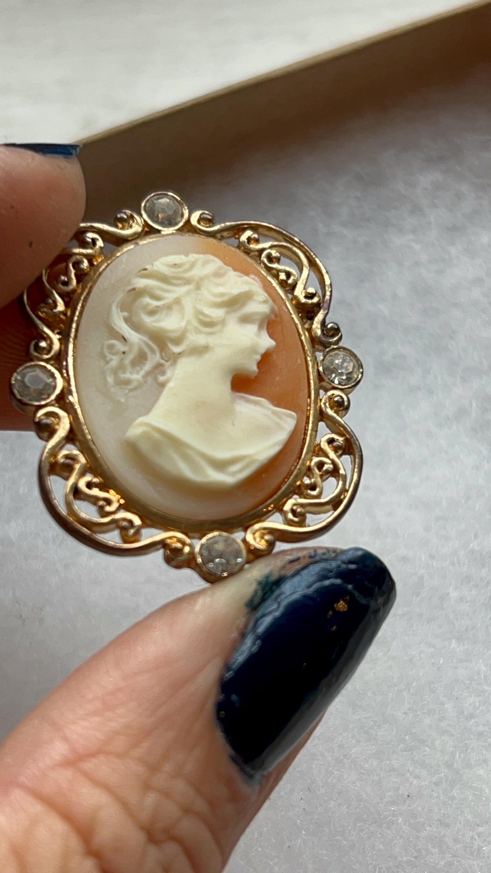 カメオ ビンテージブローチ 2色のヴィンテージカメオブローチ - Etsy 日本
